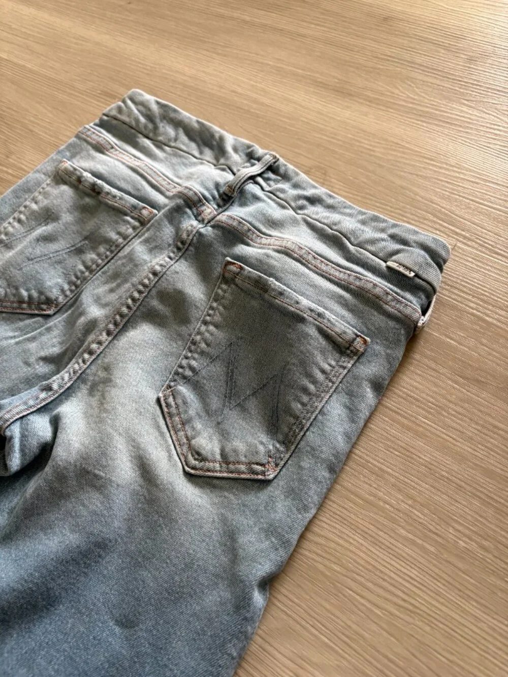 FLAT RATE $45!!   The Looker Crop Jean Size: 29